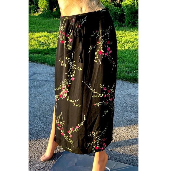 VTG 90s KATHIE LEE Collection Black~Red & Pink Floral A-Line Maxi Skirt~ 6 - Picture 5 of 11
